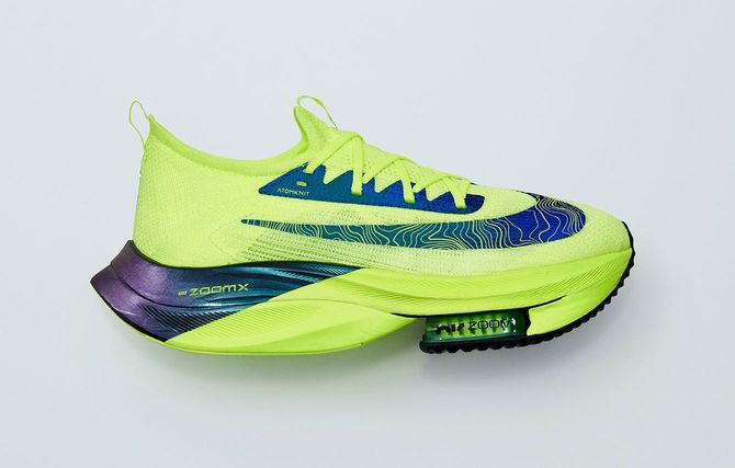 今回、鈴木選手が履いていた「EKDEN PACKのアルファフライ」