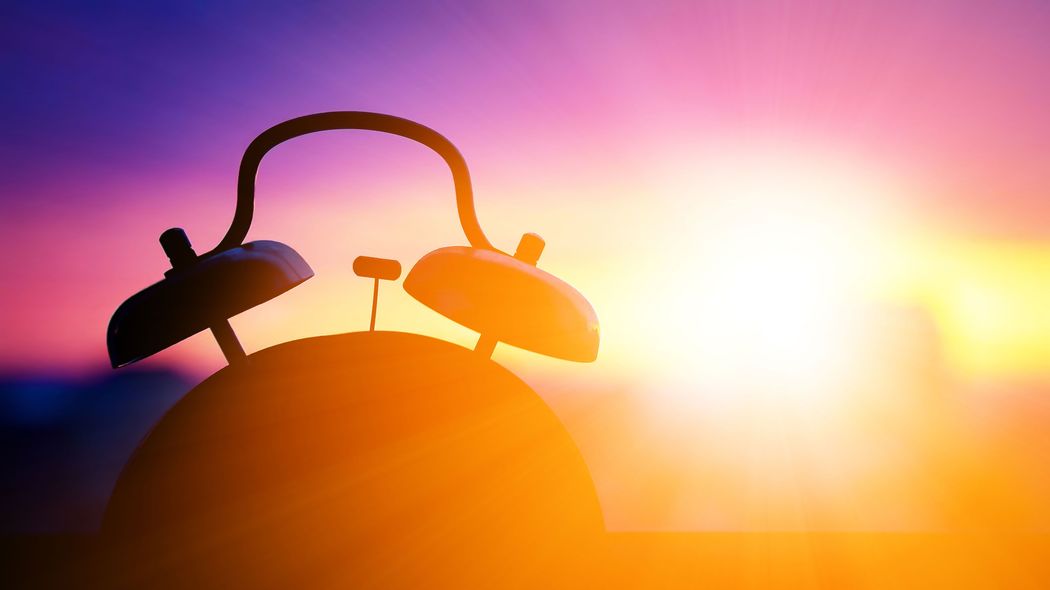 5時起き前日｢はりきって早寝｣するバカの結末 ｢1時間削る｣方が睡眠の質はいい