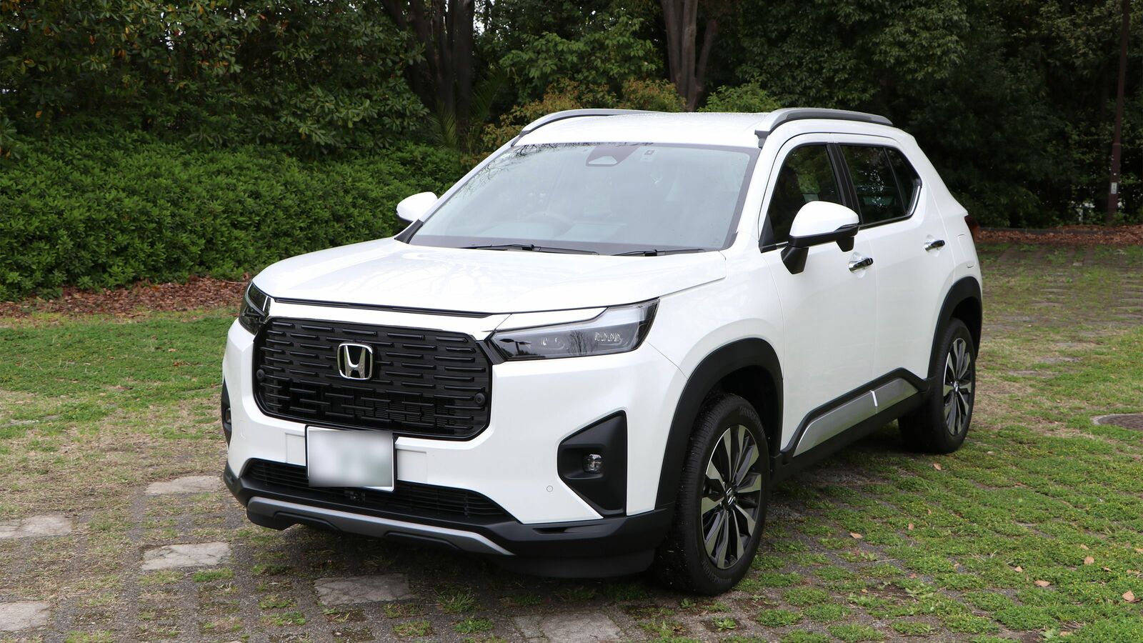 インド生産だからと言って甘く見てはいけない…ホンダの｢210万円で乗れる新型SUV｣のすごい実力 上位モデル｢ヴェゼル｣とはまったく異なるコンセプト