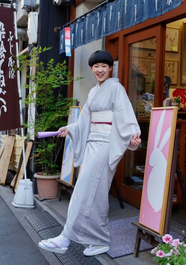 【新品】桂二葉　ジジイども見たかTシャツ Lサイズ　桂ニ葉　落語家　Tシャツ ジジイども､見たか｣発 落語愛への一本道 落語家・桂二葉 女も