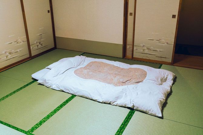 和室に敷かれた布団