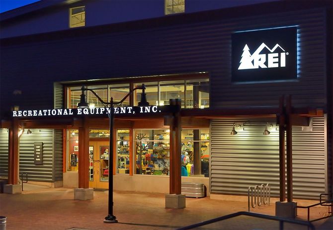 アウトドアブランドのREI社