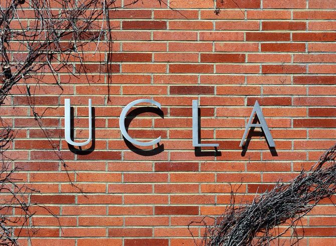 カリフォルニア大学ロサンゼルス校の入り口