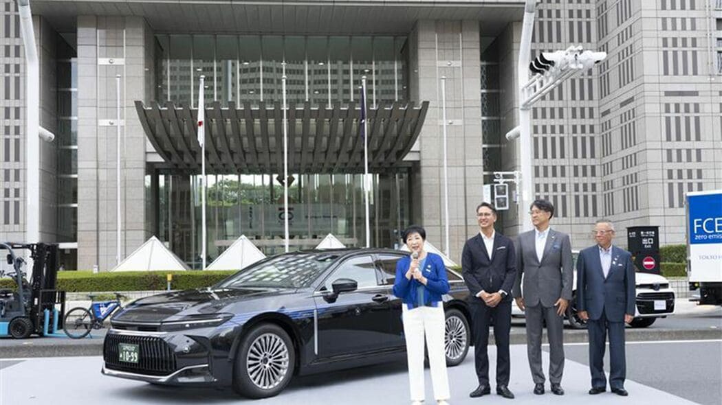 もし乗れたら超ラッキー…トヨタ佐藤恒治社長が｢乗り心地が圧倒的｣と評した都内に20台だけ走る｢最新タクシー｣ ガソリン車でもEVでもない､第3のクルマとは