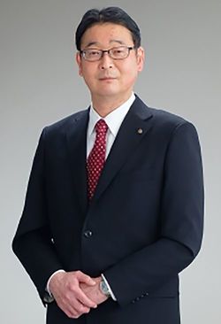 現社長の近藤忠登史氏（写真＝電気興業ウェブサイトより）