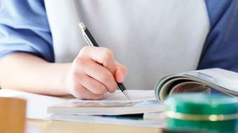 世帯年収1500万円ないと中学受験は難しい…小3年から高3まで10年間塾に通い続ける教育は本当に必要なのか