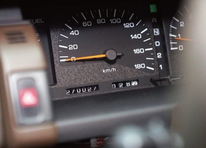 旧車ならではと思わせてくれるスピードメーター