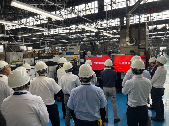 工場見学の様子