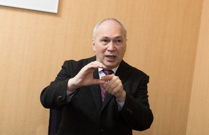 国際ジャーナリストでミュージシャンのモーリー・ロバートソン氏