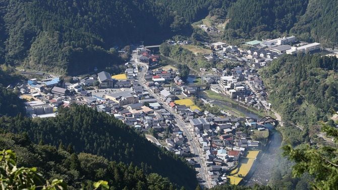 清流四万十川の源流域にある高知県梼原町。人口約4000人の町では自然と人が寄り添いながら生活している＝2015年10月7日、高知県梼原町