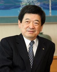 <strong>伊藤忠商事 小林栄三社長</strong><br>1949年、福井県生まれ。県立若狭高校卒。72年大阪大学基礎工学部卒業後、伊藤忠商事入社。香港、米国駐在をへて99年情報産業部門長、2000年執行役員、02年常務執行役員、03年常務取締役、04年4月専務、04年6月から現職。