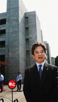 <strong>弁護士 荘司雅彦</strong>●1958年生まれ。81年東京大学法学部卒業。金融機関勤務を経て、91年に弁護士登録。幅広く多数の事件を扱う。著書に『小説 離婚裁判』『荘司雅彦の法律力養成講座』など多数。