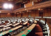 国会議員 早大卒が減り慶大卒増えた理由