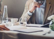 1日2食にすれば、ランチで悩まずに済む