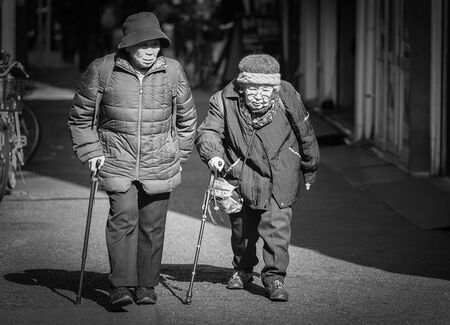 90代でも元気な人は 歩き方 がちがう 歩く人 はボケないし 倒れない President Online プレジデントオンライン