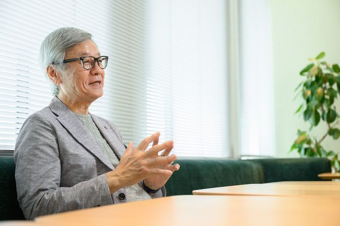 鳥貴族の店舗入口に掲げられている「うぬぼれ中」という看板は、じつは大倉社長の手書き