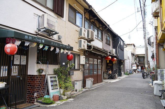 周りの店はみな中国人経営だった