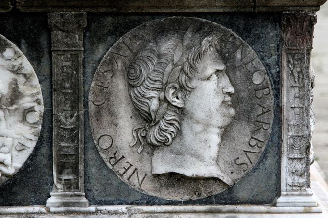 ローマ皇帝ネロのレリーフ