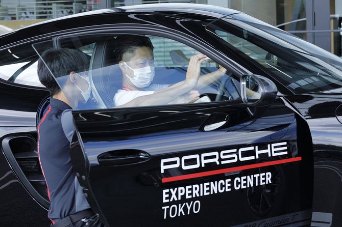 『ポルシェ・エクスペリエンスセンター東京』敷地内