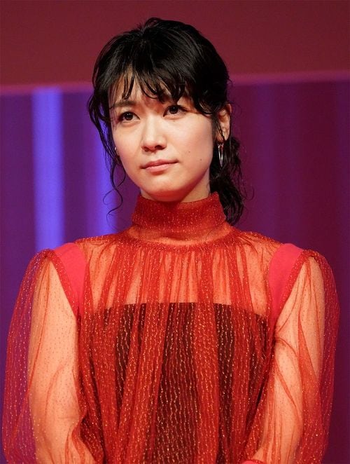 第33回東京国際映画祭のオープニングセレモニーに登壇した映画『アンダードッグ』の瀧内公美さん(2020年10月31日、東京都千代田区の東京国際フォーラム)