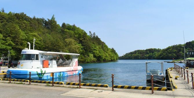 イカの駅つくモールが面する日本百景の九十九湾」2021年5月14日撮影。