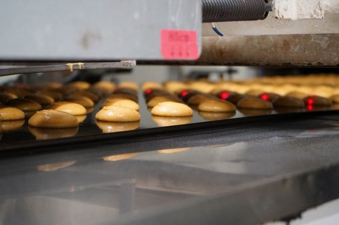 シャトレーゼの菓子の製造ライン