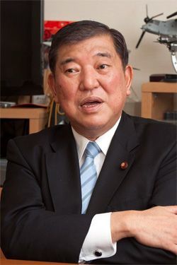 安倍一強の原因は 無投票再選 にあった 石破茂 政権構想を語ろう 前編 2ページ目 President Online プレジデントオンライン