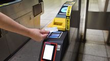 Suicaの天下はまもなく終わる…東京メトロ導入で加速する｢クレカタッチ乗車｣が交通系ICを"駆逐"するワケ