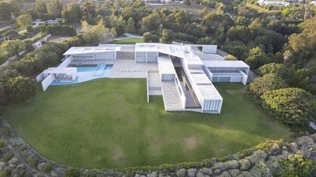 アメリカのセレブが日本人建築家に殺到中…安藤忠雄のコンクリ住宅に