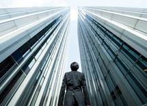 三井物産社長「同業他社は競合にあらず」