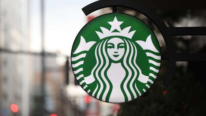 スターバックスコーヒーの看板＝2020年3月17日、札幌市中央区