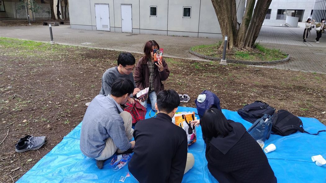 東京大学で｢だめライフ｣を実践する謎の集団を直撃　｢高等遊民としてだらっと生きたい｣ 大学構内で大根栽培やザリガニ釣り…