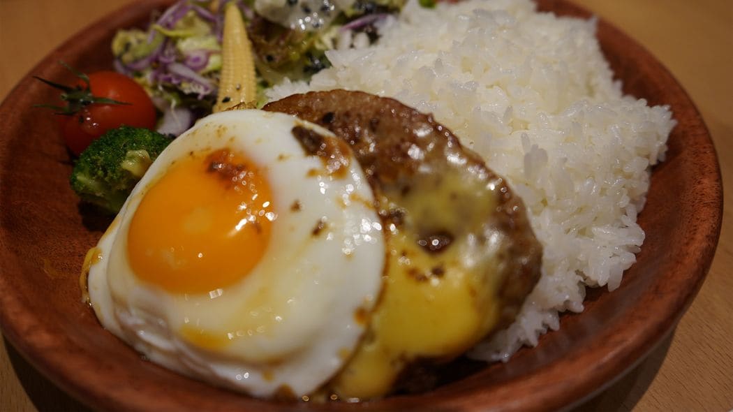 ｢コメ5kg4200円｣の時代になんて太っ腹…びっくりドンキー系列店が｢ライス大盛無料｣を続けられる理由 ｢仕入れ価格5割増｣でも徹底したコスト戦略