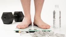 ｢5カ月で81キロ→69キロ｣を実現した58歳男性が"一杯目のビール"の代わりに飲んだコンビニにある飲み物