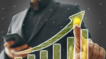 仕事しながら｢月+10万円｣を稼ぐ副業マニュアル8選