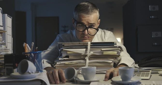 疲れ果てたサラリーマン