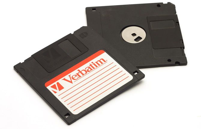 昭和世代には親しみあるフロッピーディスクだが、令和になっても使われていたことに驚きの声が上がった