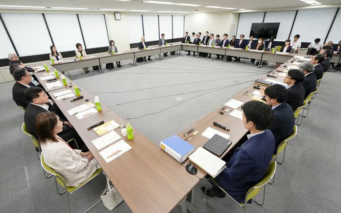 開かれた審議会 最低賃金、全国一律50円増