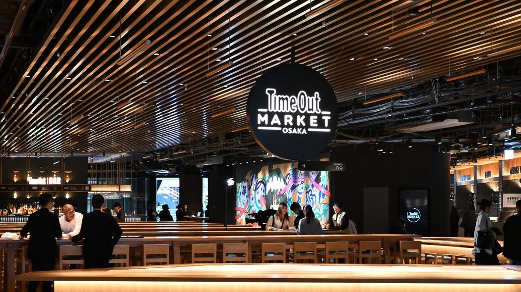 ｢フードコートは安くて便利だけど満足度は低い｣の常識を壊した…大阪に爆誕した日本初上陸の｢飲食街｣の斬新 ｢食べたお皿をお客が片付ける必要はない｣という付加価値