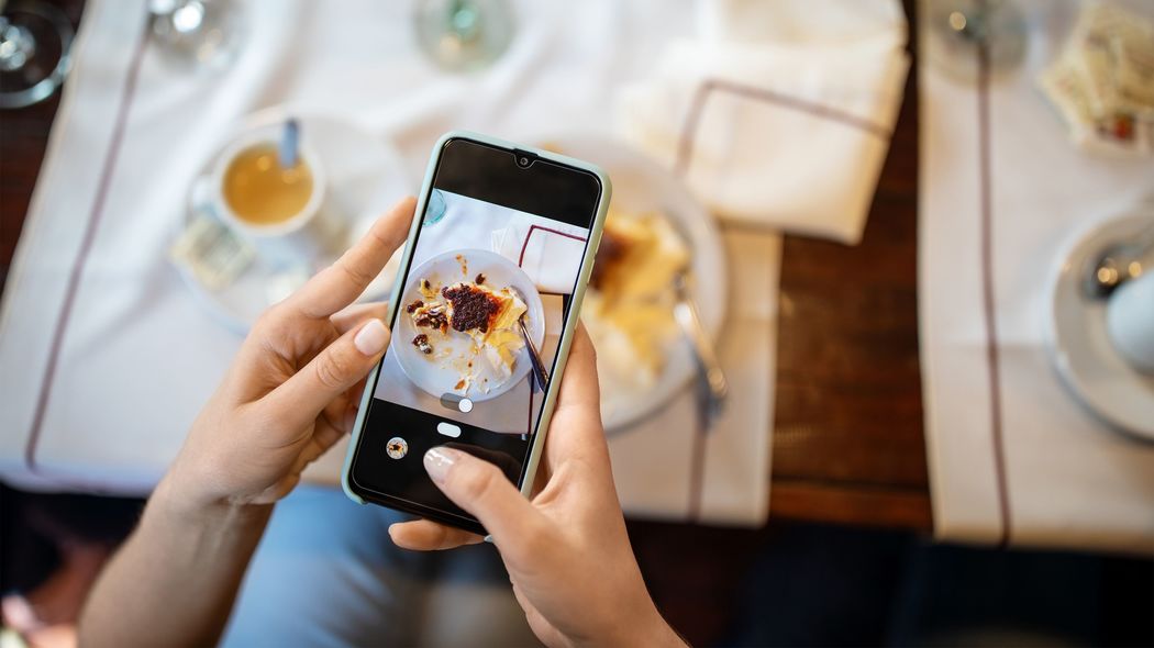 ｢撮影禁止の張り紙がないから大丈夫｣で損害賠償50万円…飲食店･書店での合法的｢スマホ撮影ポジション｣とは 隠れ家風｢住所非公開｣の店の扱いは要注意