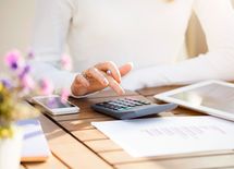 有事に会社経由でもらえる意外なお金とは