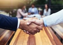 人脈をつくるなら飲み会よりランチがいい