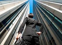 転職先の歓迎会で食べ飲みすぎの人の末路