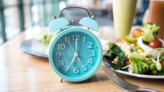 現代の常識｢1日3食｣は毒である…｢空腹は最強のクスリ｣医師が教える"16時間断食"のすごい効果