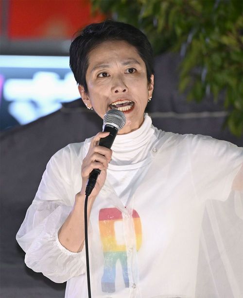 2024年7月6日、新宿で最後の訴えをする蓮舫氏