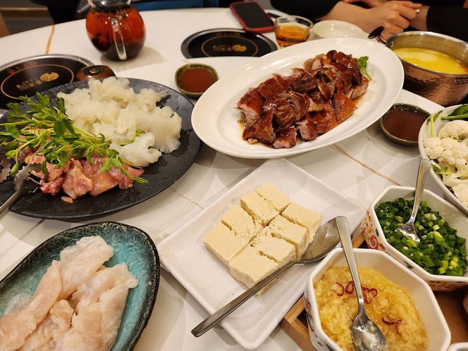 池袋にあるガチ中華のお店。中国本場の素材と調味料を使い、日本にはない味わいが楽しめる