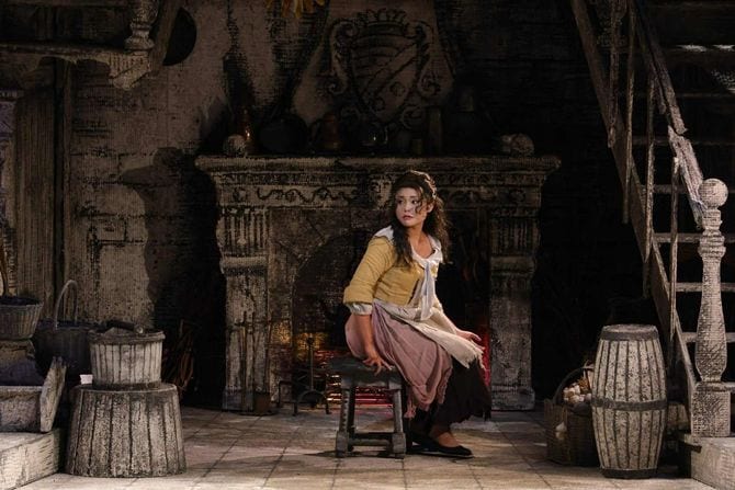 「チェネレントラ」（イタリア語で「シンデレラ」）を見事に演じていた。