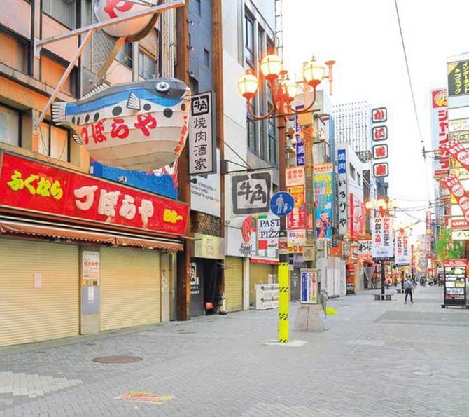 コロナ禍で、人通りがまったくなくなった大阪・道頓堀（2020年5月）