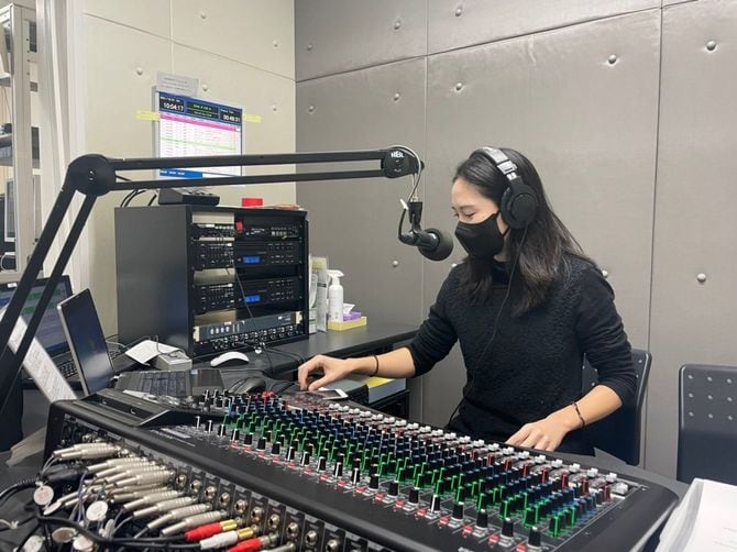 副業の一環で地元ラジオに出演したときの坂本さん