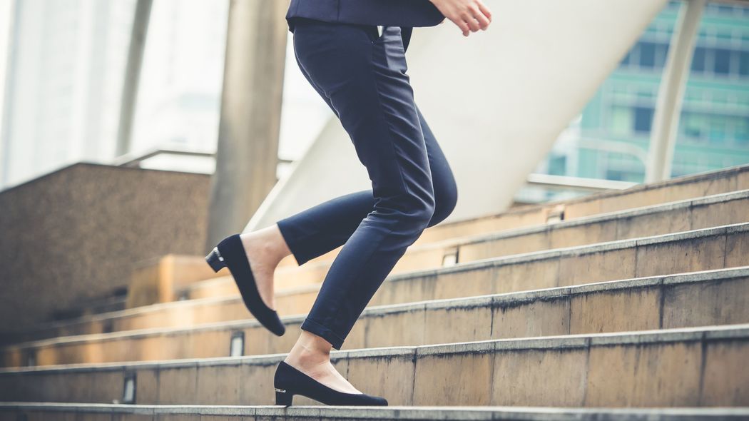 コロナ太りを防ぐ｢階段エクササイズ｣を最大化する3ステップ 尻と足に強烈な刺激を与えるコツ